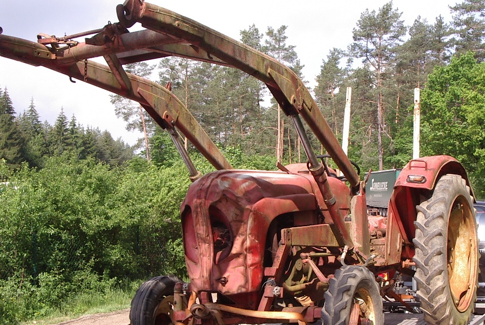 Treckergarage :: Güldner Traktor Ersatzteile Gebraucht ::  Restaurationsbedarf